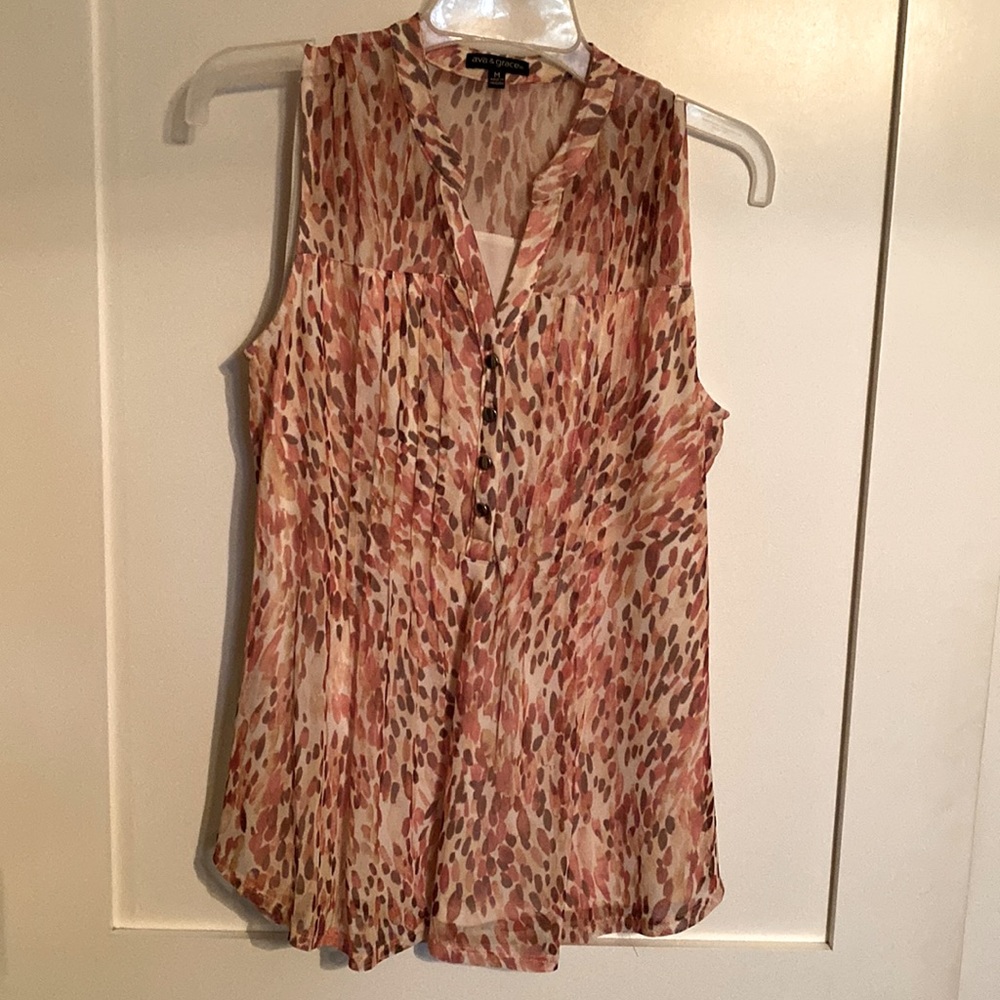 Beautiful flowing Summer, sleeveless Top.  NWOT!